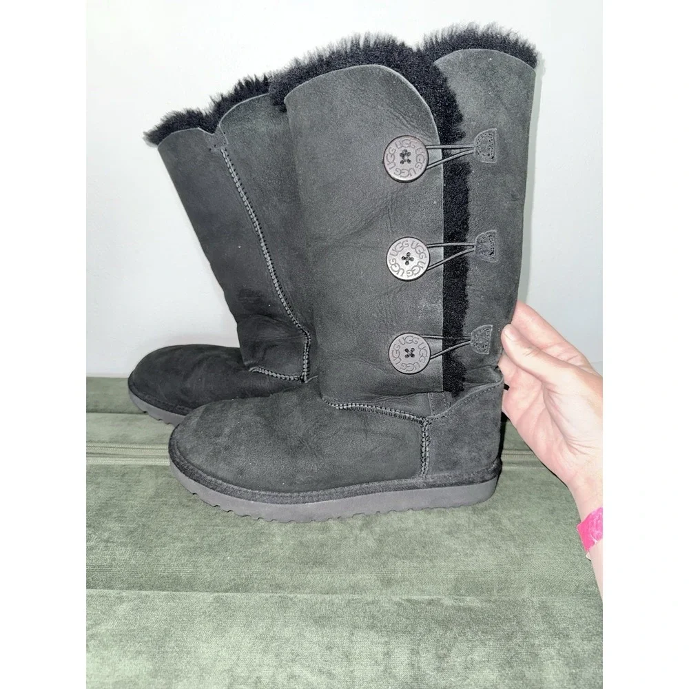 UGG Bailey Button Triplet Tall Fur Winter Snow Boots Black Suede Sherpa Size 8